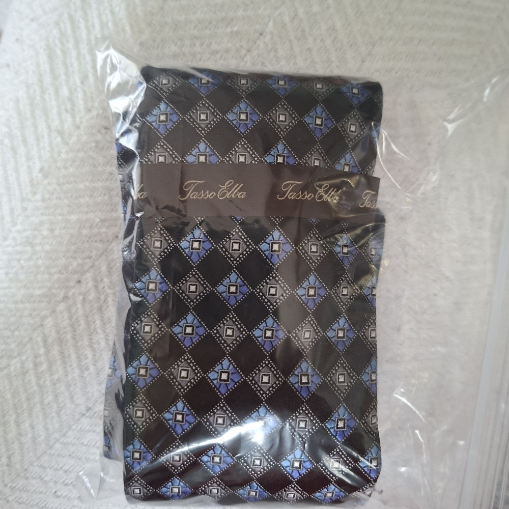 Tasso‎ Elba Blue and Brown Diamond Pattern Tie